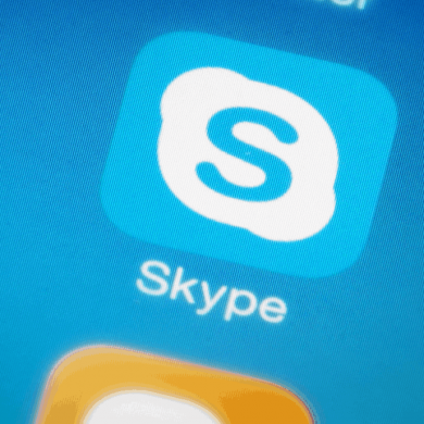 Microsoft продолжает улучшать Skype, поменяв интерфейс и добавив перевод в реальном времени 