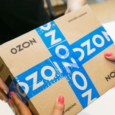 Ozon не будет взимать плату за хранение ряда товаров, чаще делать выплаты продавцам и другое