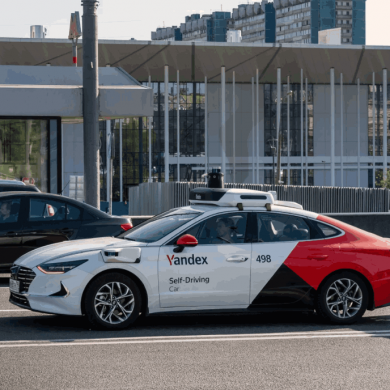 Беспилотное такси от Яндекса поехало в Ясенево, идет публичное тестирование 